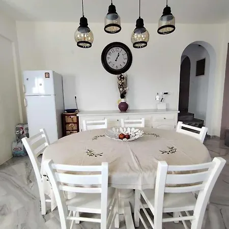 Beachfront Gia Paros Chrisi Akti (Paros)