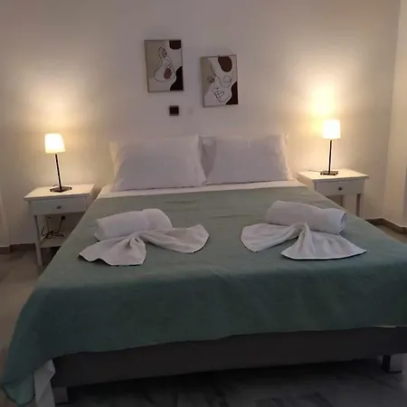 Beachfront Gia Paros