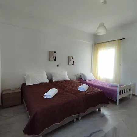 Beachfront Gia Paros Hébergement de vacances *