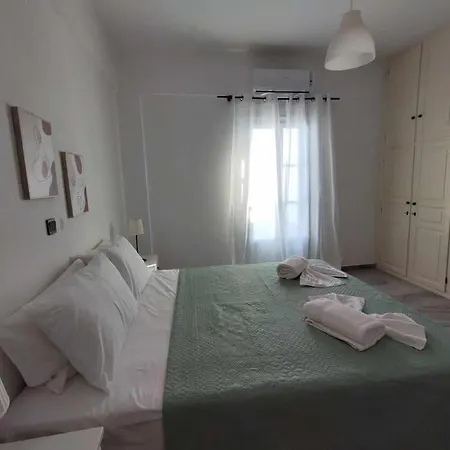 Beachfront Gia Paros Feriehus Chrisi Akti (Paros)